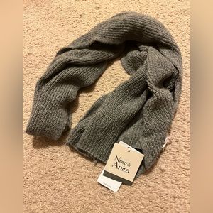 Note di Anita Black Wool/Cashmere Blend Winter Scarf  New With Tag gray